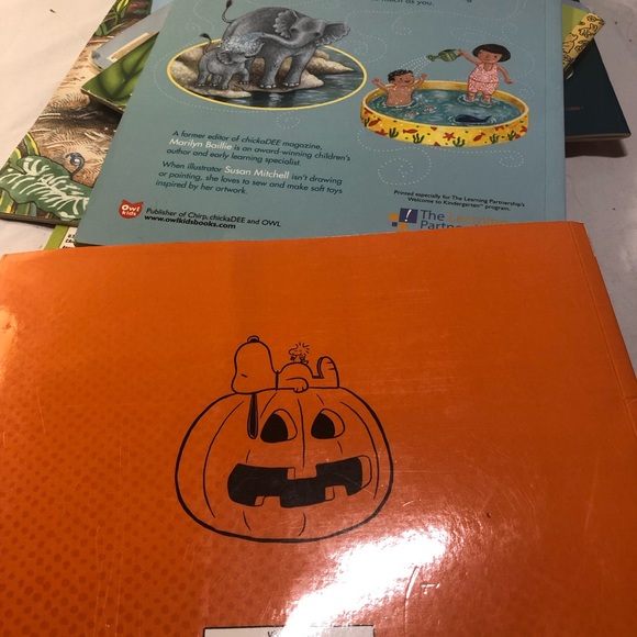 Collection of 10 Children’s soft cover Books: peanuts , Robert Munsch, Disney - Picture 7 of 11